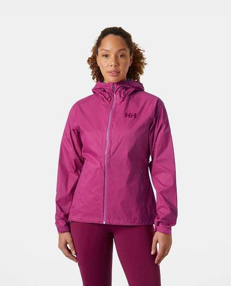 Woman wearing Loke Terra Jacket