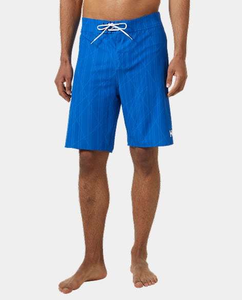 Man wearing HP Board Shorts 9'' 3.0