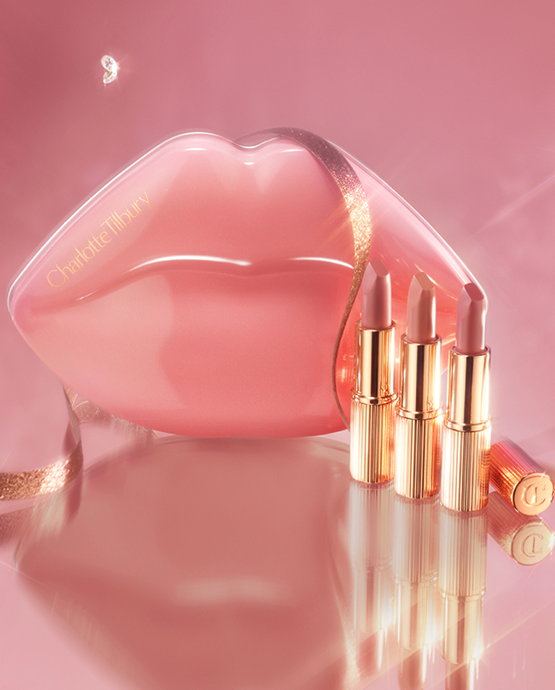POUT-PERFECTING ICONS