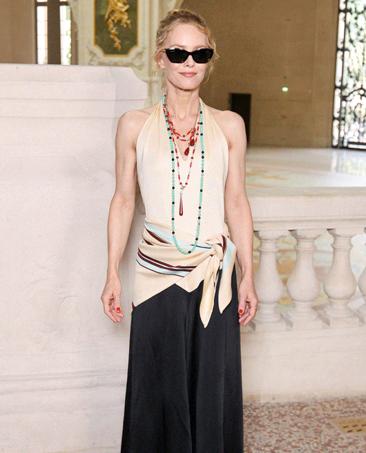 5 Chic Ways To  Wear A Silk Scarf
