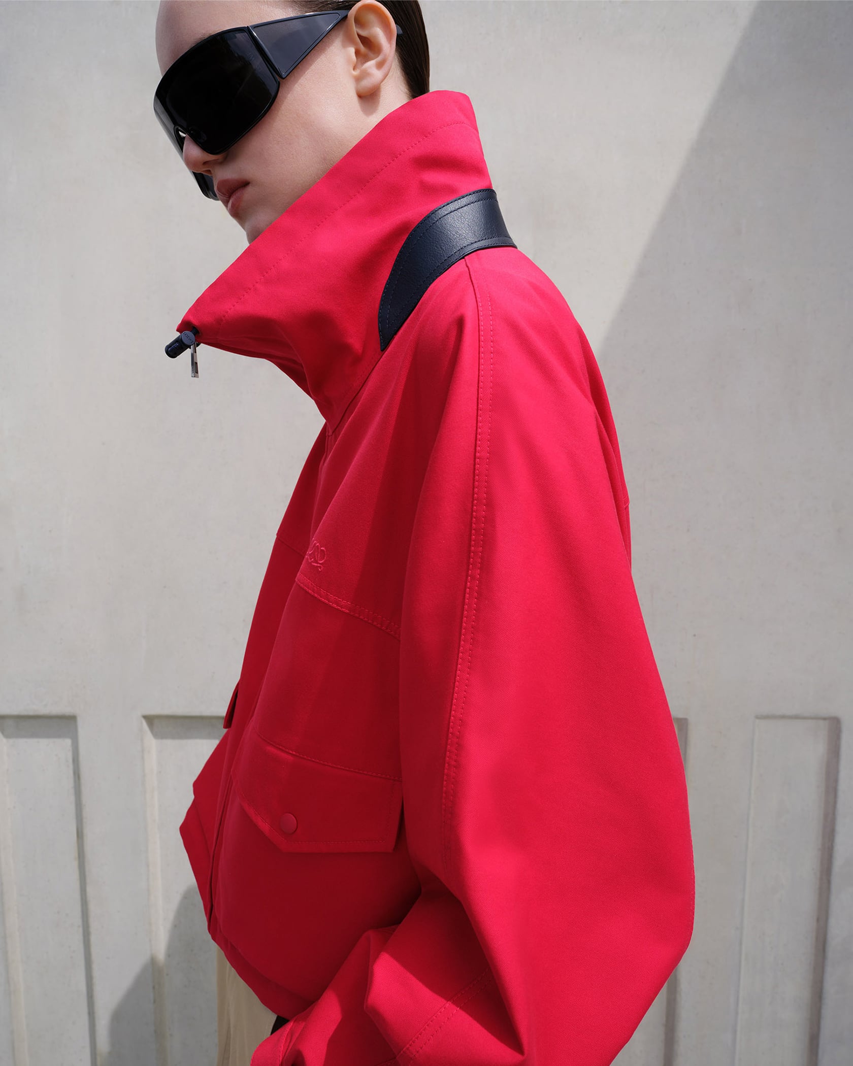 ANNA wears LOEWE