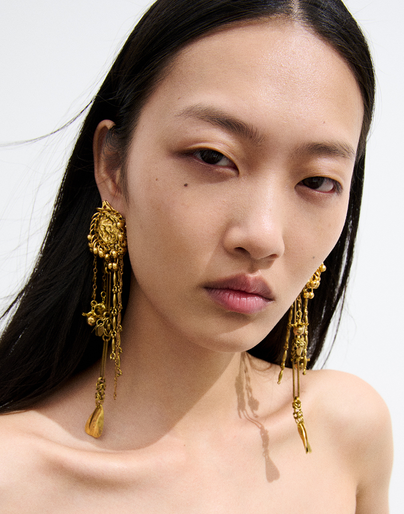 RUIYI wears DRIES VAN NOTEN