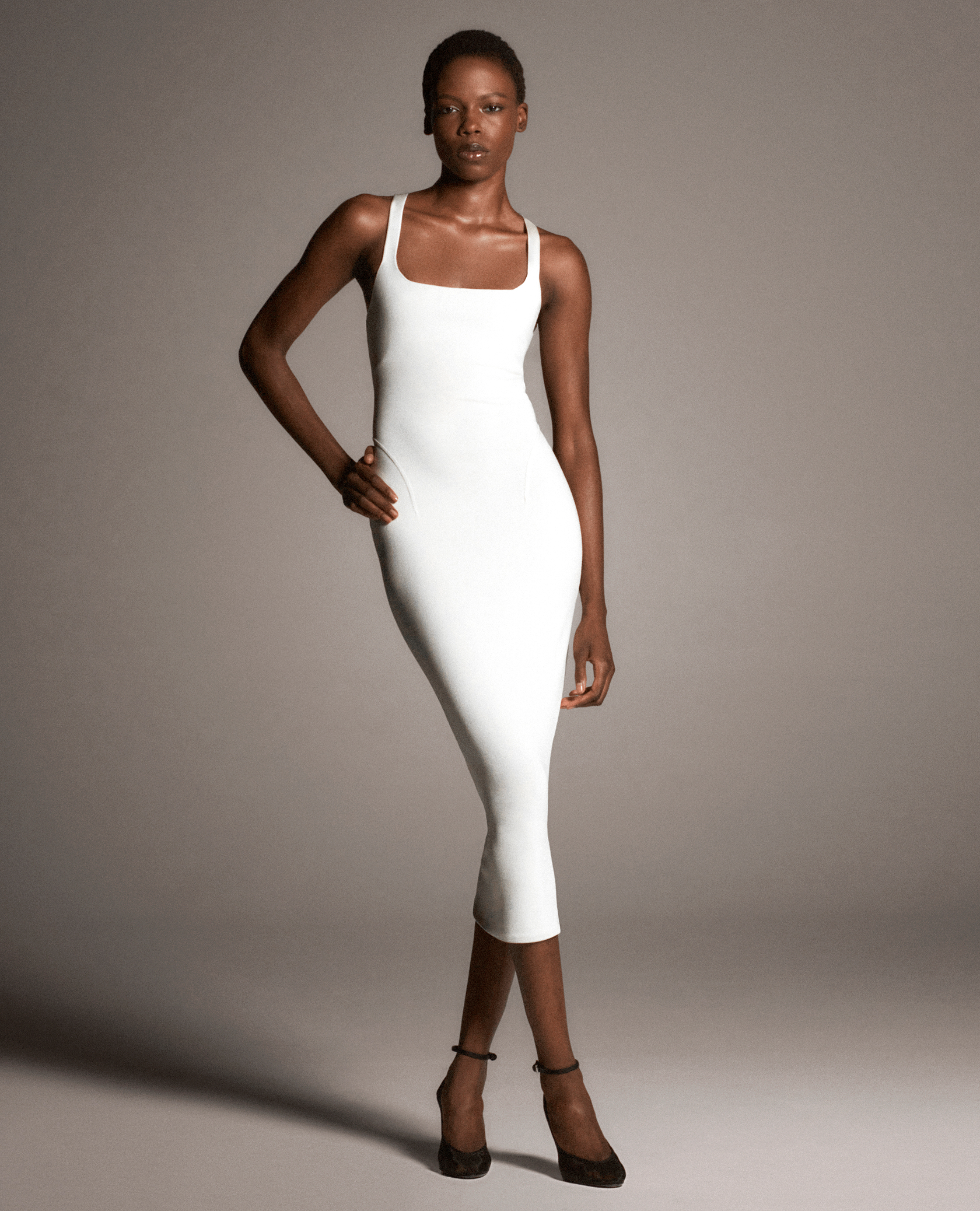 AGEL wears ALAÏA