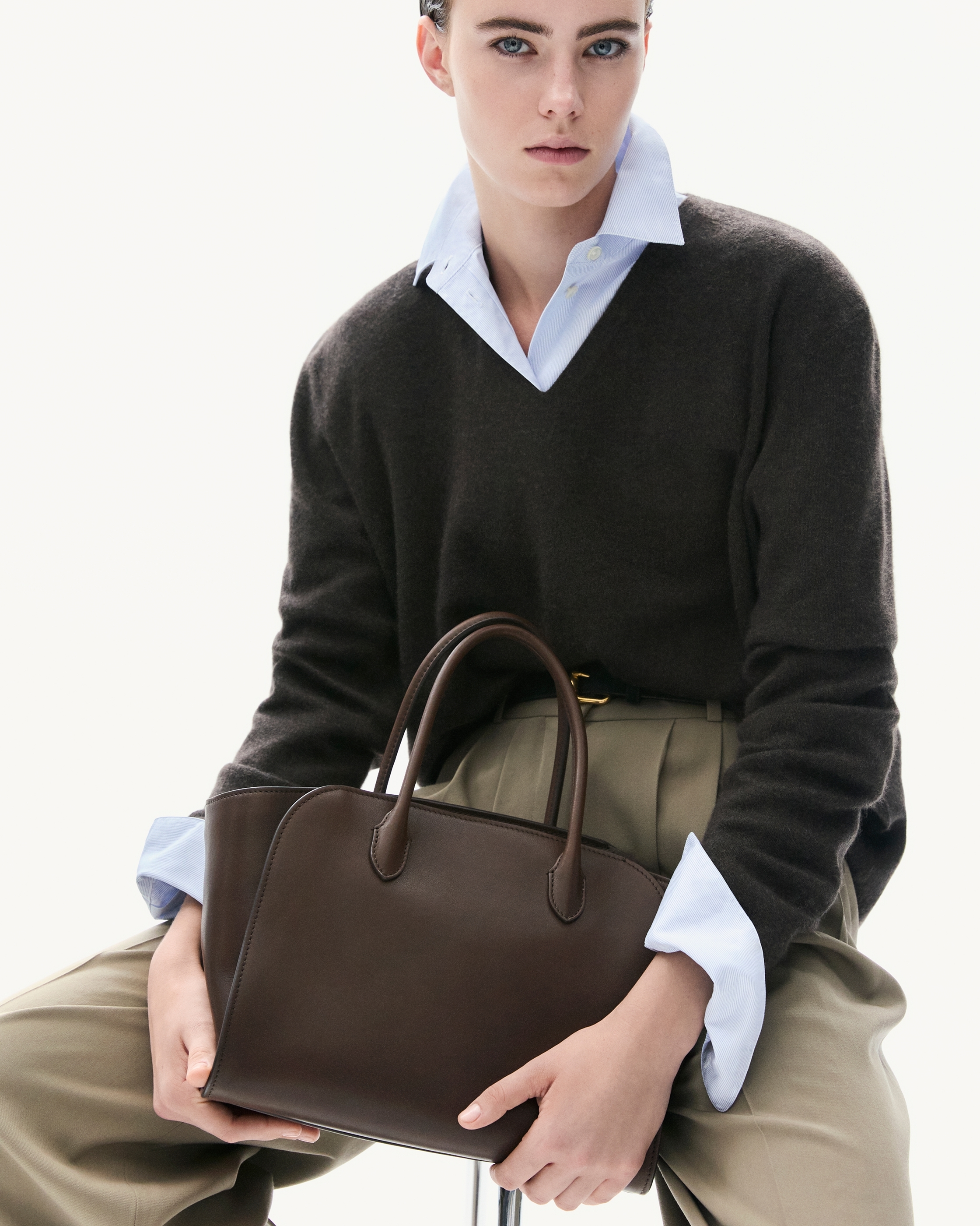 KARYNA wears THE ROW