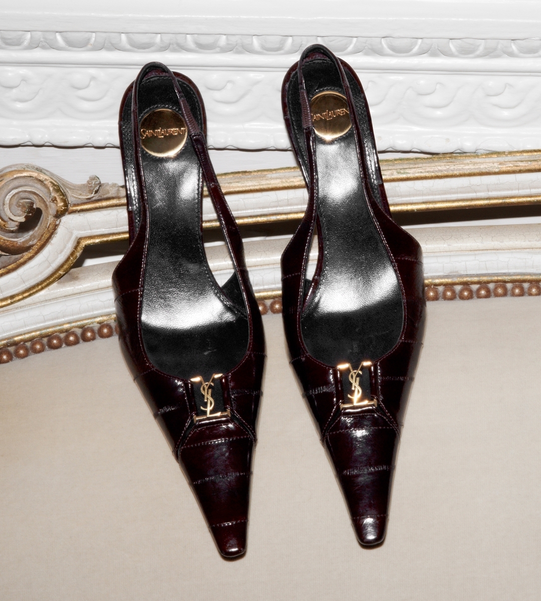 Everybody’s wearing sleek slingbacks