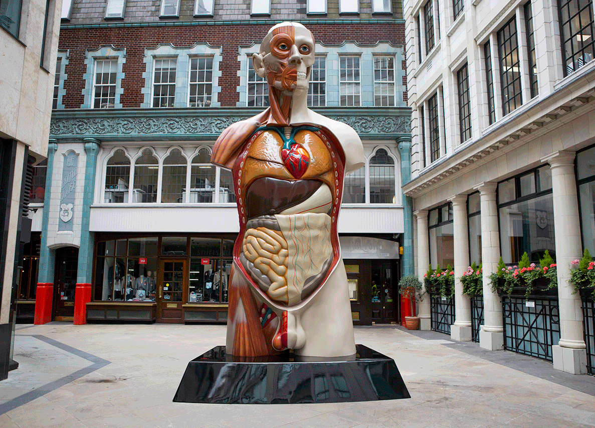 Christie’s Dream Big Summer Edit – Monumental Sculptures by Gormley, Hirst, Kusama & More 3 Exhibition Artworks Showcase