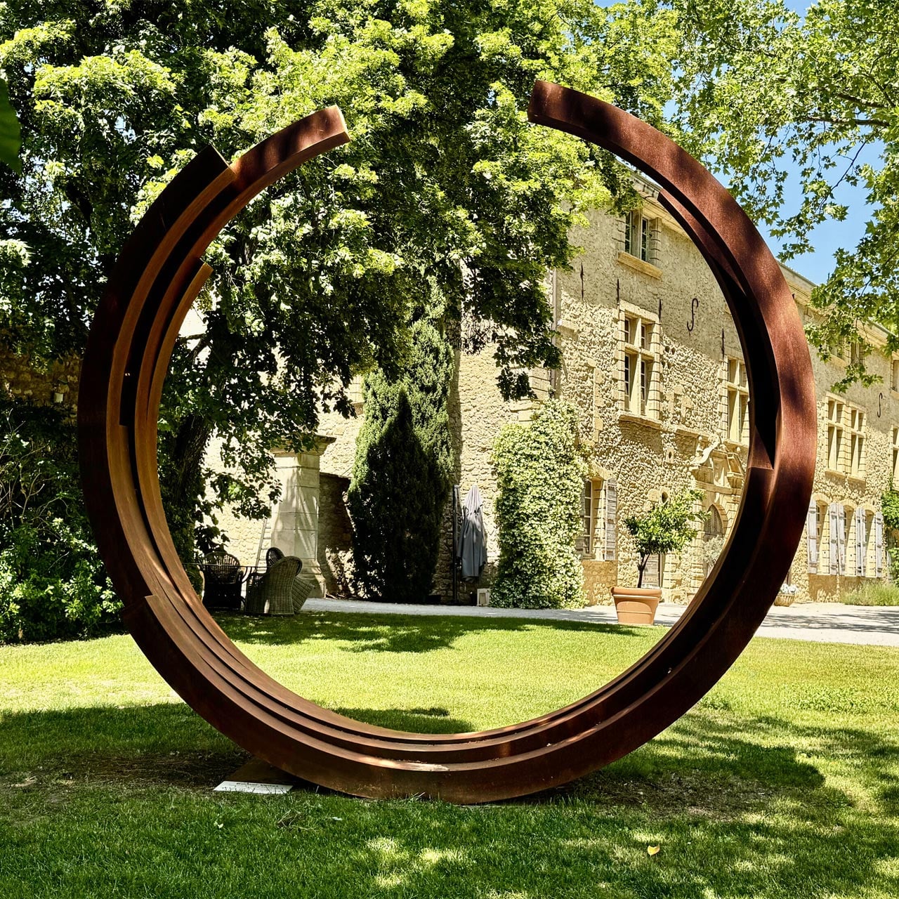 Christie’s Dream Big Summer Edit – Monumental Sculptures by Gormley, Hirst, Kusama & More 4 Bernar Venet